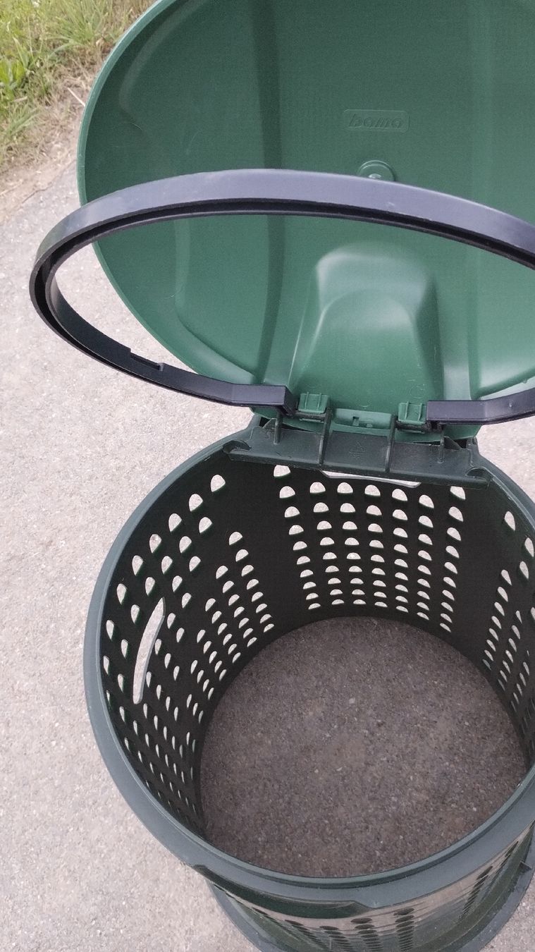 Cestini per rifiuti: Kehrichtsackhalter 110 Liter – Usato da Entlebuch venduto da Joe0y0 3
