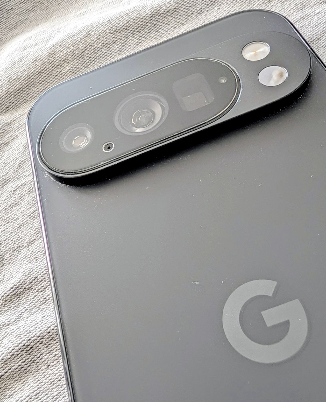 Google Telefoni cellulari / Smartphones: Google Pixel 10 pro - Obsidian - 128GB – Usato da Adetswil venduto da maze180 1