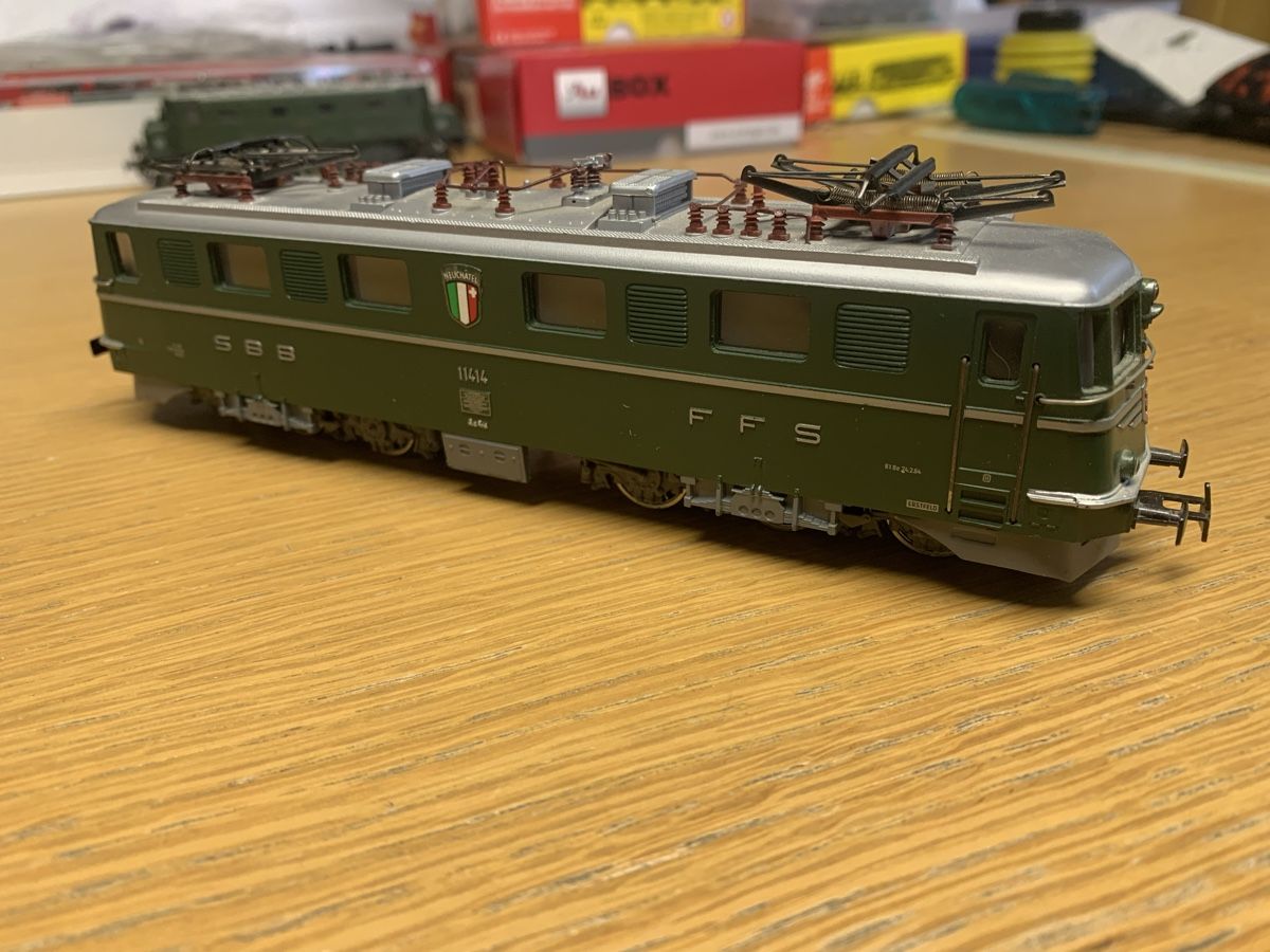 Märklin Modellini di ferrovie: Märklin Ae6/6 Neuchatel mit Motorola Decoder,AC, Nr.H84 – Usato da Winden venduto da EmilNeu 3