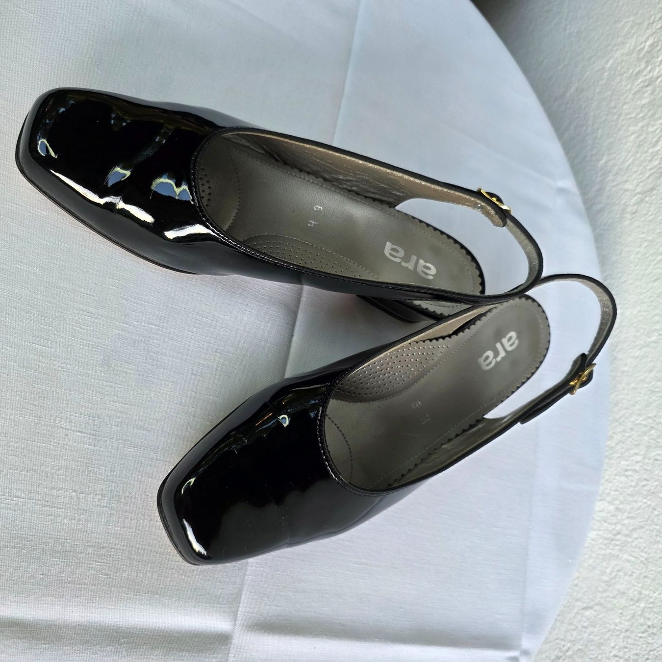 Ara Damenschuhe: Ara Lackleder Pumps Schwarz, bequem Gr.39 – Gebraucht aus Wald ZH von CapLux 2