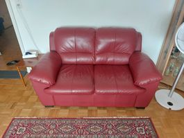 Sofa 2-Sitzer, rote kunstleder, guter Zustand