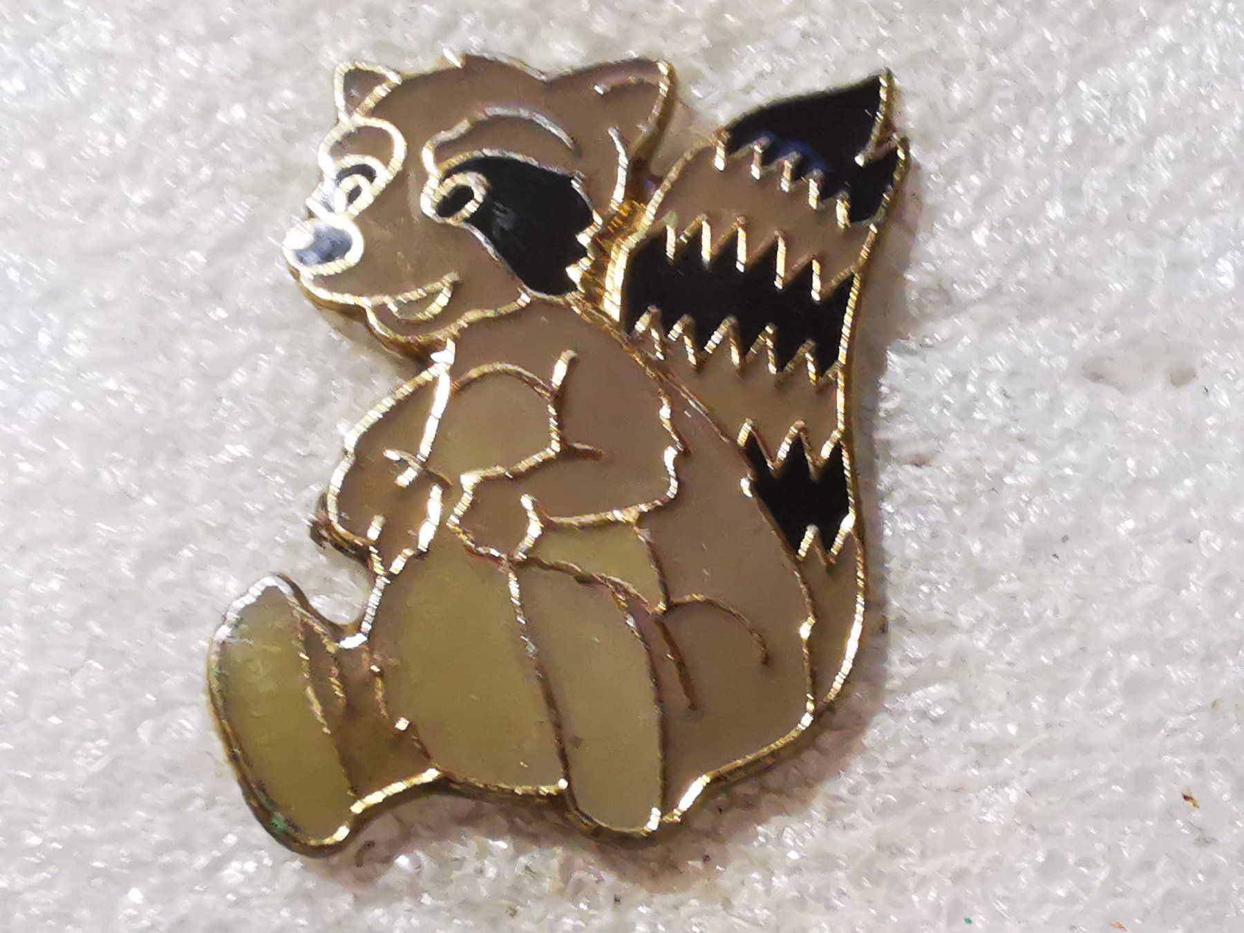Placchette & Badge: Ansteckpin 101: Waschbär – Usato da Oppligen venduto da Pin-Fall-Shop