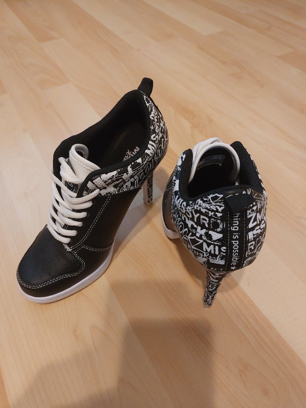 Damenschuhe: Missy Rockz High Heels Grösse 36 – Gebraucht aus Pratteln von Rapplemcunzel