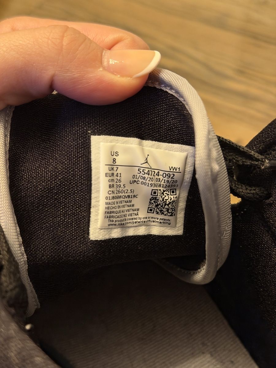 Jordan Scarpe da uomo: Jordan 1 Mid Light Smoke Grey Grösse 41 – Nuovo (secondo la descrizione) da Zürich venduto da fat_ser99 4