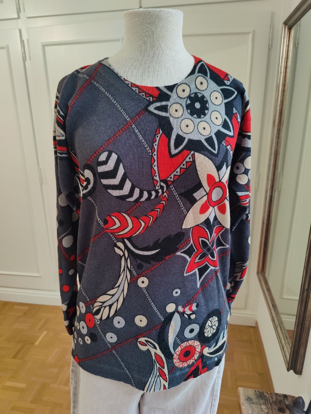 Pullover & Sweatshirts: Vintage Patterned Merino Wool Sweater – Gebraucht aus La Tour-de-Peilz von dAutrefois 2