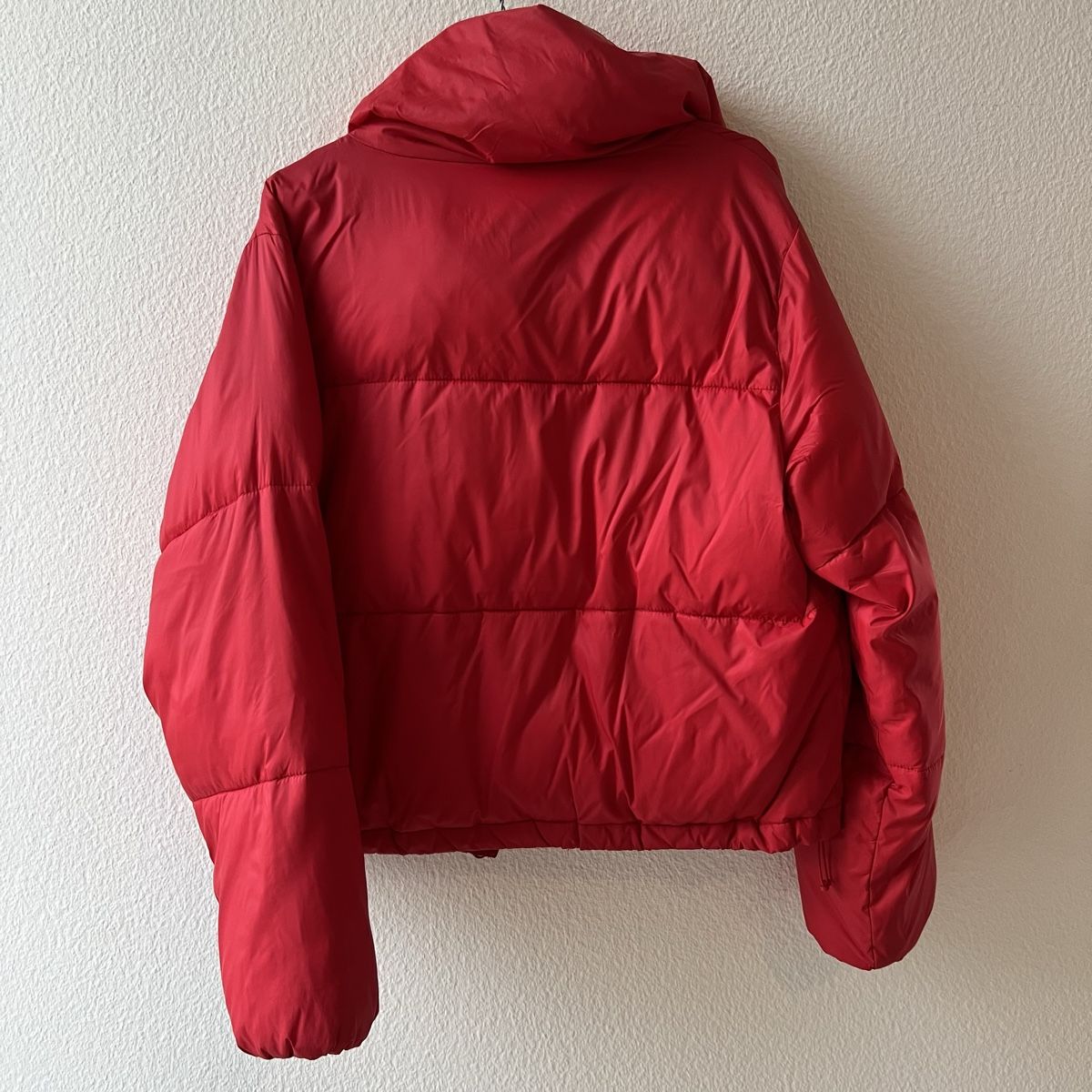 Guess Giacche: Guess Pufferjacke in rot – Usato da Arlesheim venduto da Charlotte.grm 2