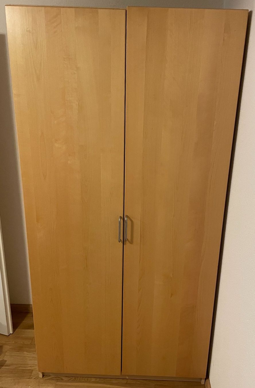 Ikea Armadi: IKEA Wardrobe 2 Doors, Birch Effect, incl. Interior Fittings – Usato da Basel venduto da JohnnyCrash