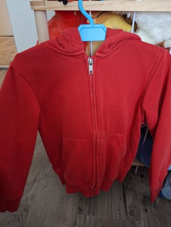 Kapuzenjacke C&A rot Grösse 116