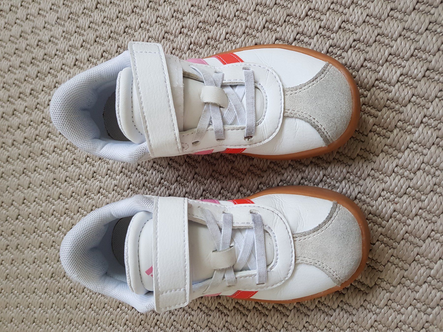 Adidas Schuhe für Mädchen: Adidas Sneakers – Gebraucht aus Münchenstein von mt25 1