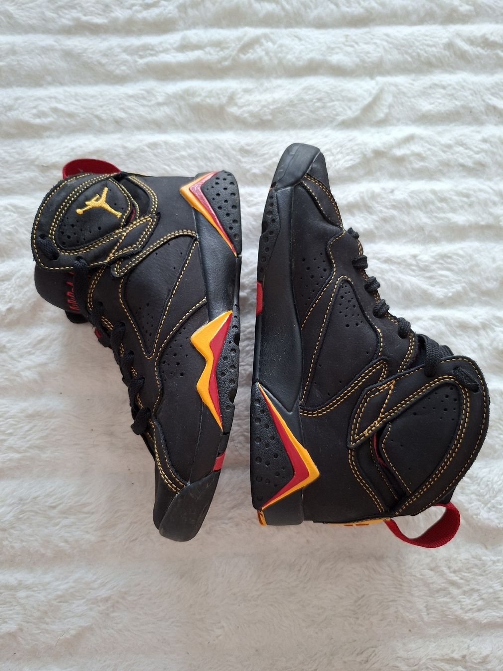 Jordan Damenschuhe: Baskets Jordan 7 noir rouge  pointure 36.5  – Gebraucht aus Renens VD von ser_j2fn 7
