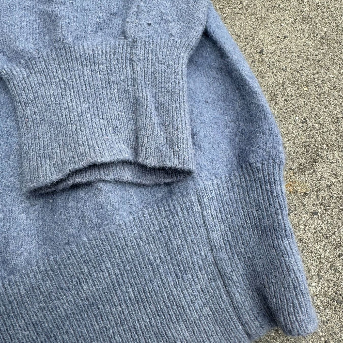 Saint Laurent Maglioni & Felpe: Yves Saint Laurent blue wool sweater retro 90s Pullover ysl – Usato da St. Gallen venduto da sourced_limited 3