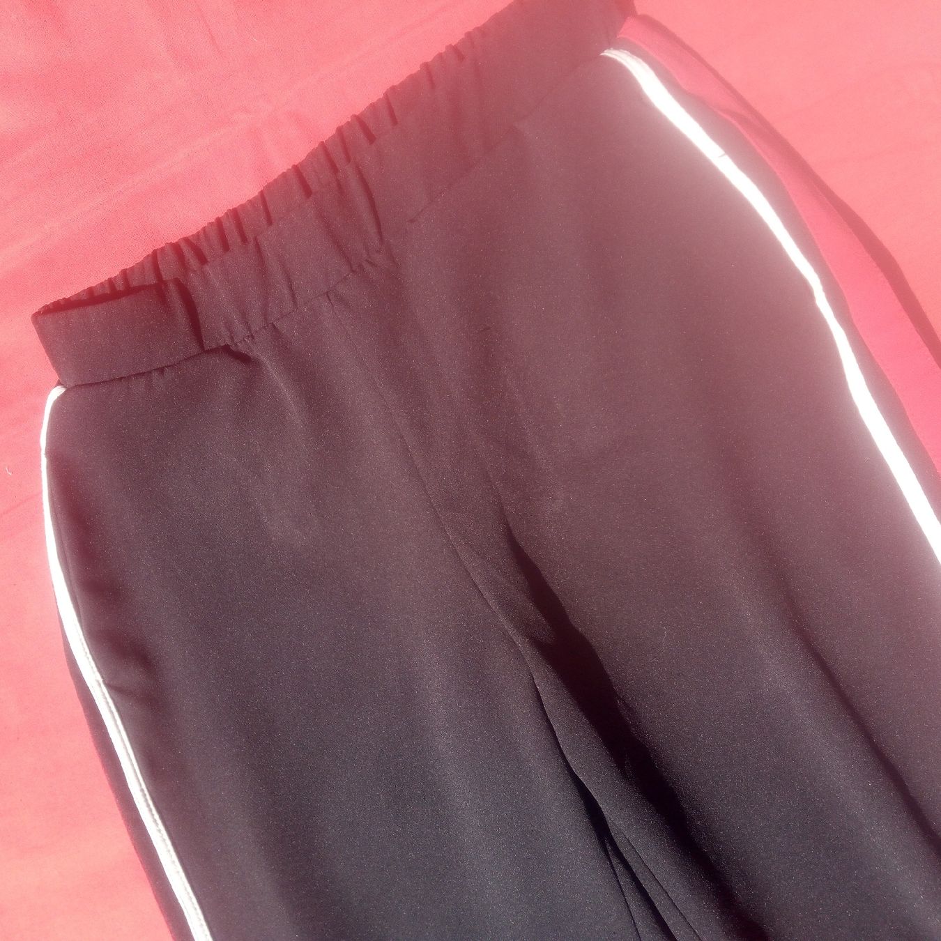 Zara Pantaloni: Zara Basic Trainerhose, Gr. M, schwarz mit Streifen – Usato da Luzern venduto da toenu23 5