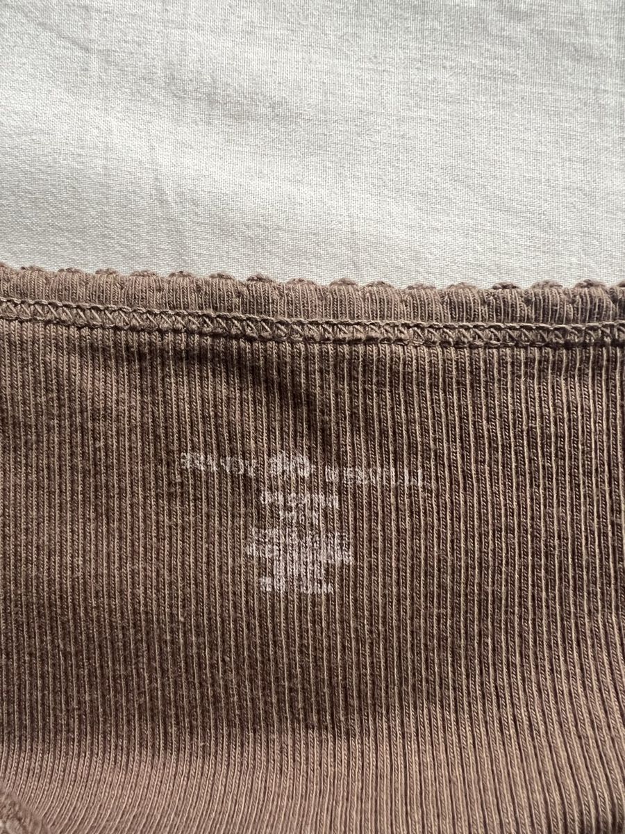 Top: Brandy Melville Top – Usato da Effretikon venduto da lin_5b7p 1