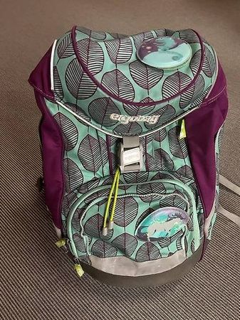 Ergobag Schulrucksack grün violett