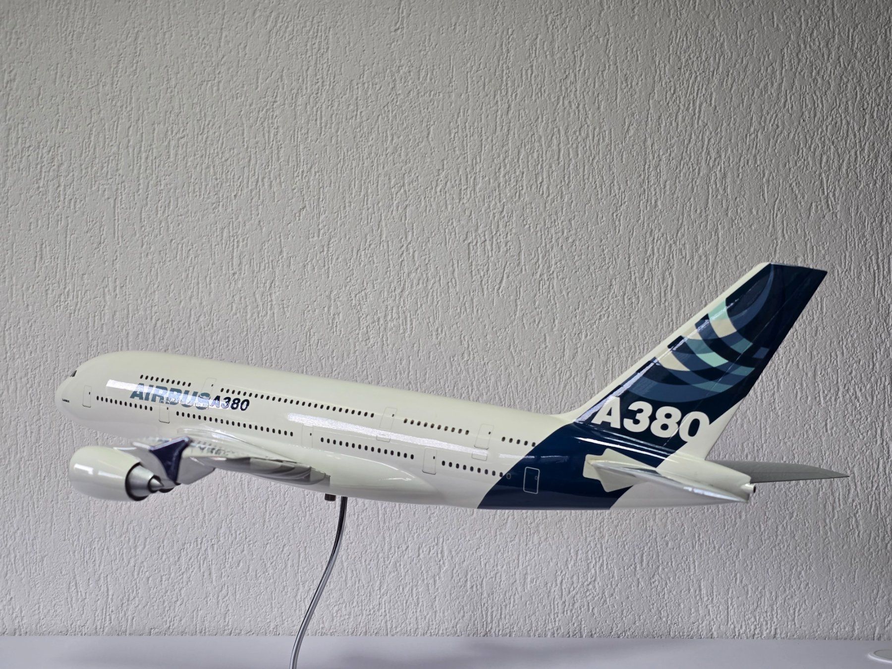 Kit di modellismo & Modellini statici: Daron, Sky Marks, usw. Airbus A 380, Werksfarben, – Usato da Kloten venduto da Nicola2 2