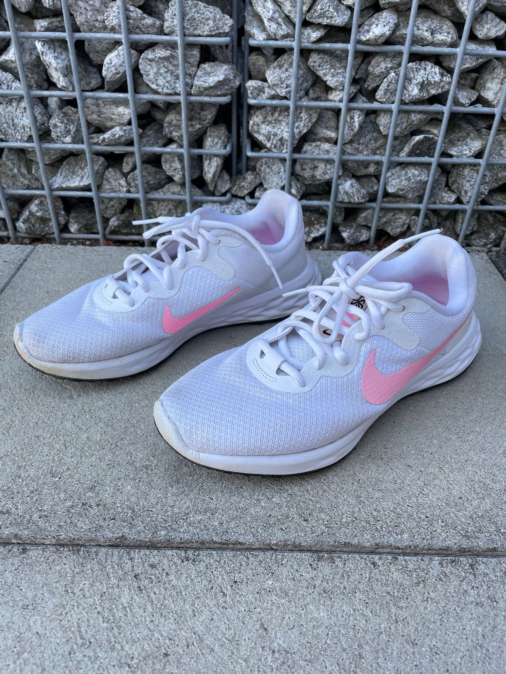 Nike Damenschuhe: Nike Revolution Laufschuhe Gr. 38.5 – Gebraucht aus Uster von capmar
