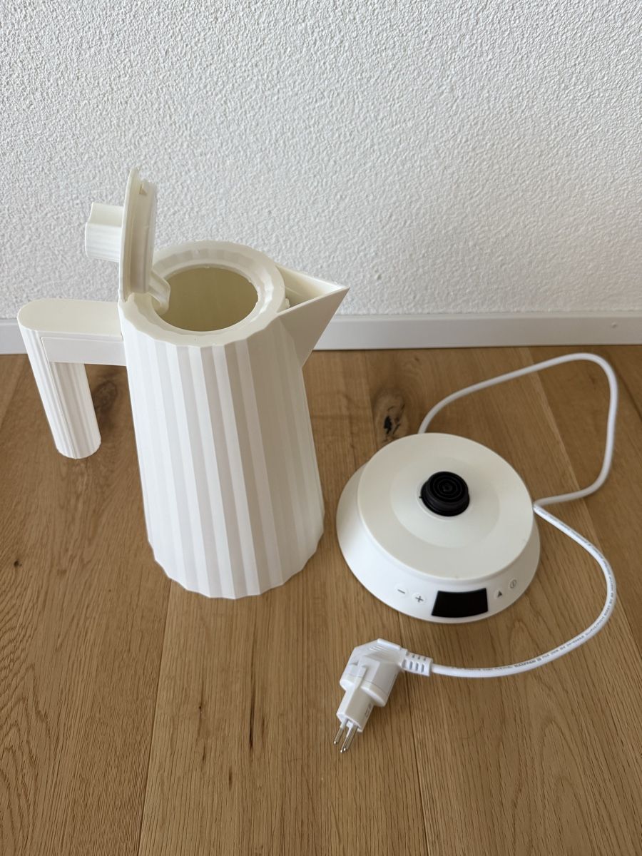 Alessi Bollitori: Alessi Wasserkocher in Weiss – Nuovo (secondo la descrizione) da Lohn-Ammannsegg venduto da nde_tx52 1