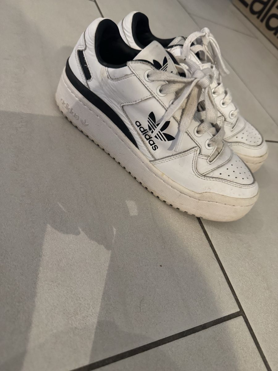 Adidas Herrenschuhe: Adidas sneakers 36.5 – Gebraucht aus Stetten AG von Dekis-Tradingcards 1