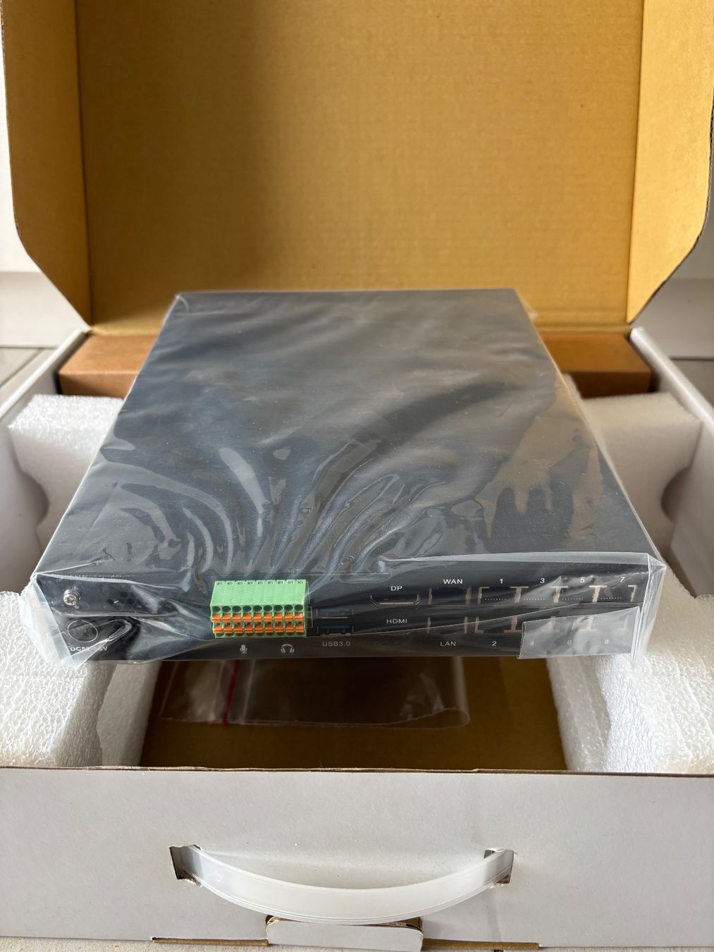 Fotocamera: Mobotix Mx-S-NVR1B-8-POE MOVE NVR – Nuovo (secondo la descrizione) da Immensee venduto da avs_hd9m 1