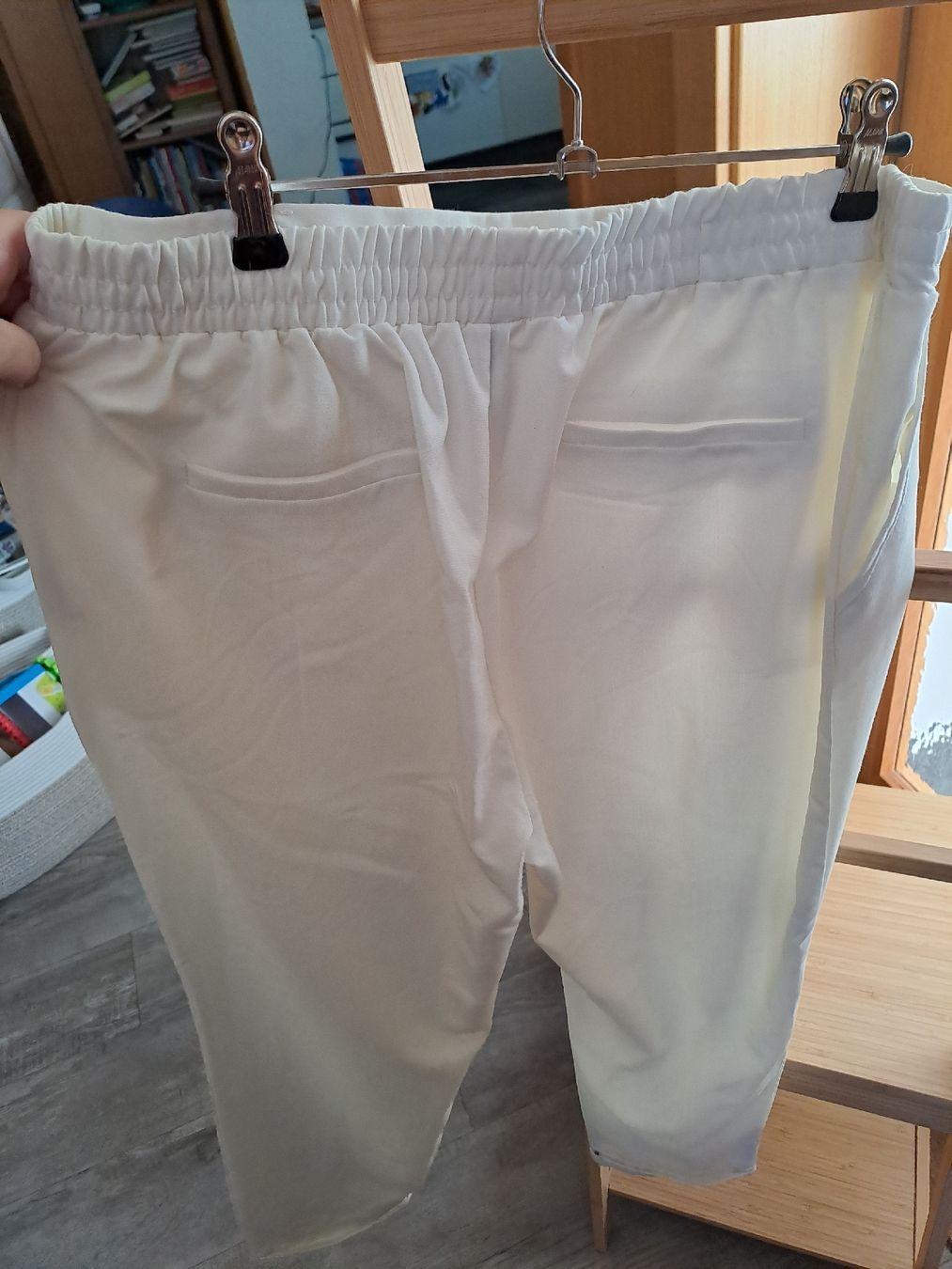 Pantalons: Chicoree Hose weiss Grösse L – D'occasion à Rickenbach LU par bishiida 3