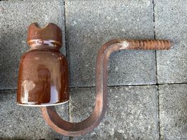 Wunderschöner Porzellan Isolator Glöggli mit Haken Strommast