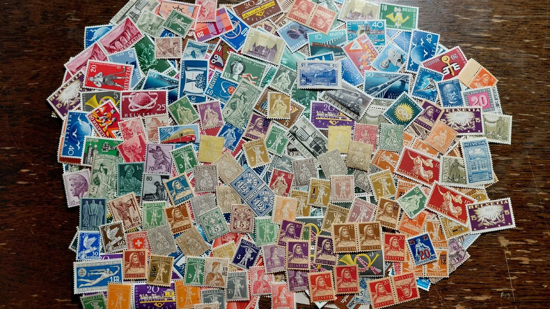 Tous les timbres: Riesige Sammlung Schweizer Briefmarken – D'occasion à Riniken par ChriguG75