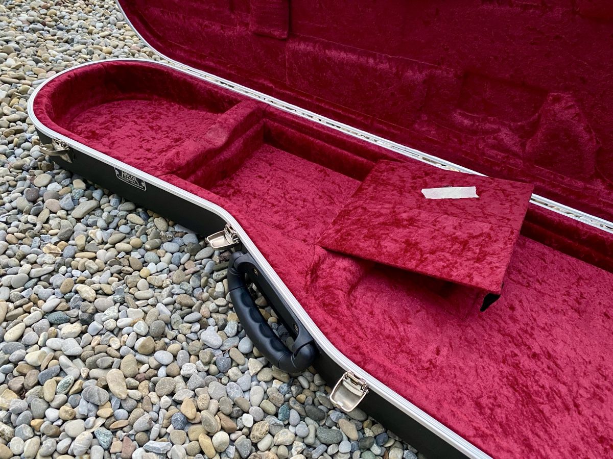 Strumenti musicali: Hiscox Liteflite Case für Gibson SG – Usato da Winterthur venduto da Crazycorner 2