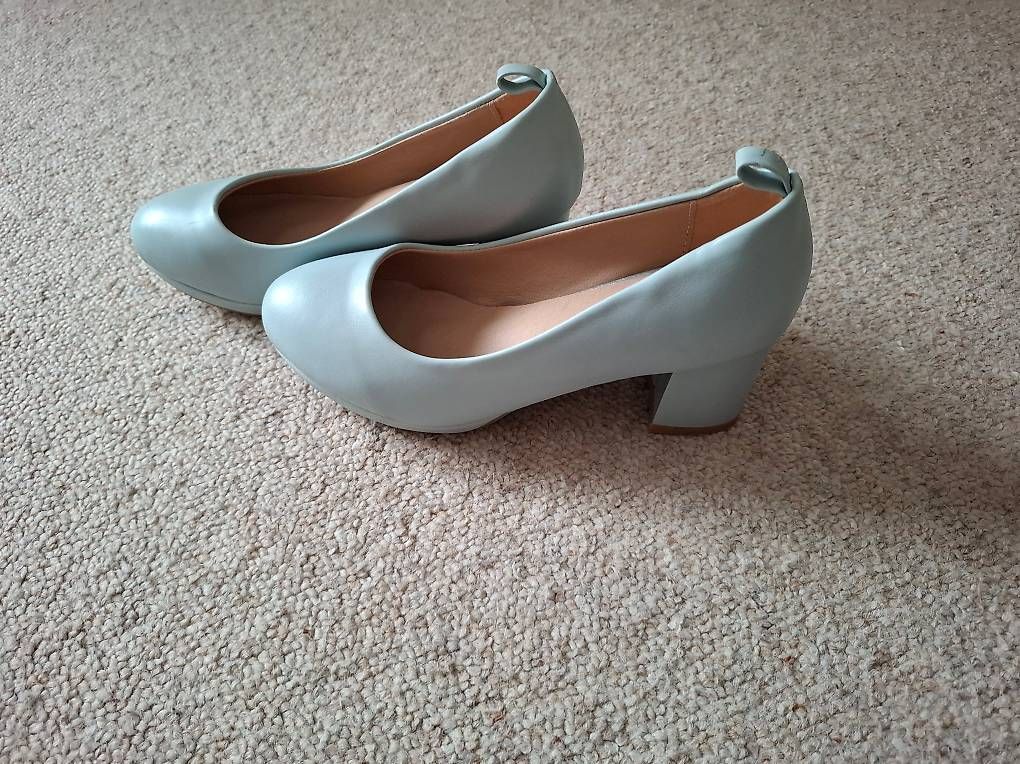 Damenschuhe: Schuhe hellblau Gr. 36 – Gebraucht aus Halten von Mutzji 3