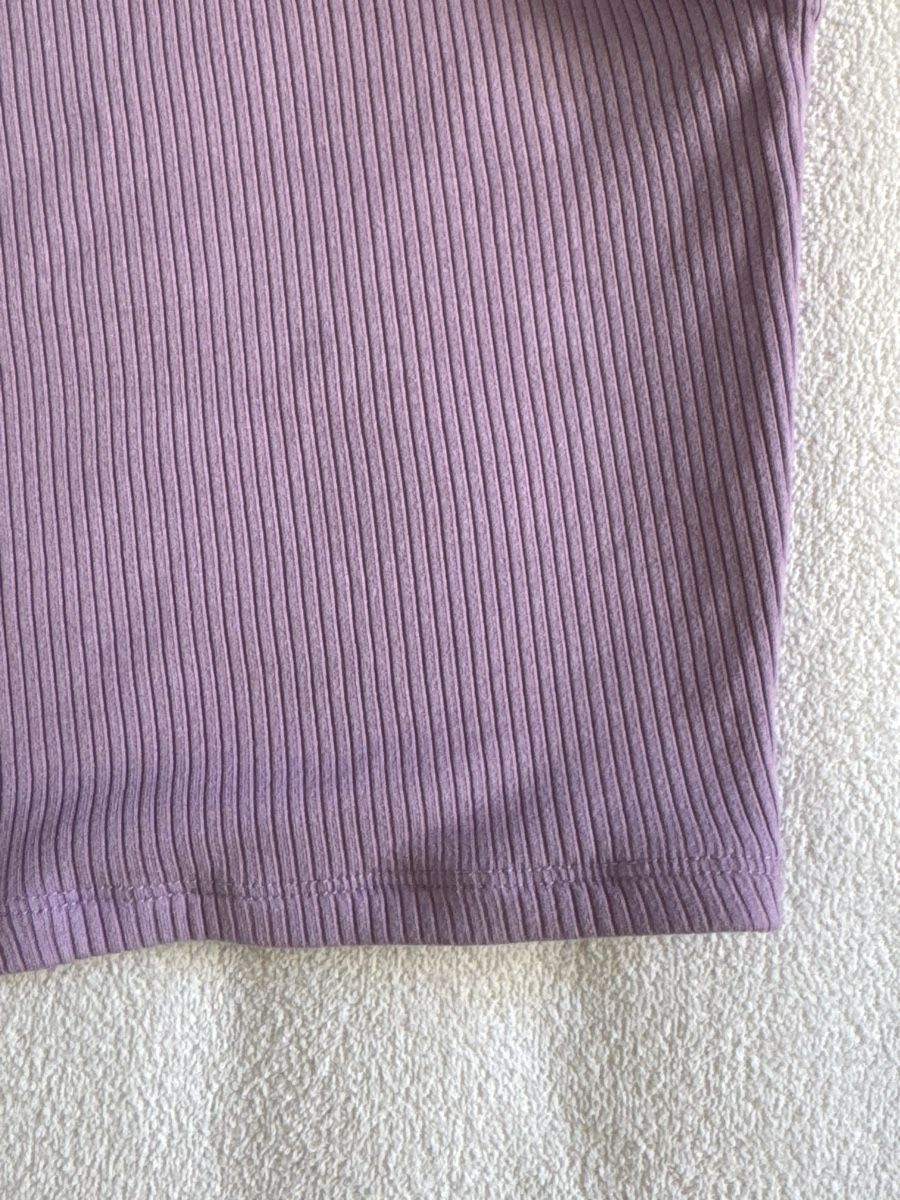 Top: Lilac Ribbed Cropped Tank Top Summer Essential - Size Small – Usato da Zürich venduto da olalinda 3