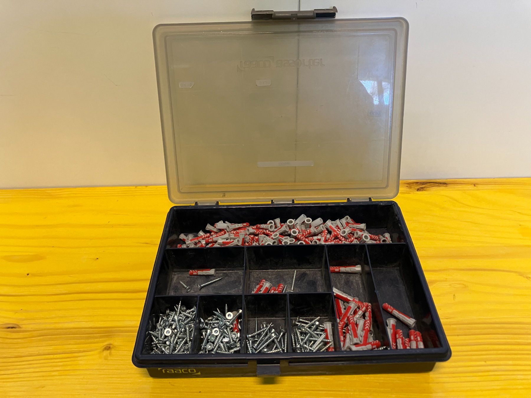 Utz Tutti gli attrezzi: Raco Sortierbox/Koffer mit Inhalt ab 1.- – Nuovo (secondo la descrizione) da Lichtensteig venduto da Buy24International