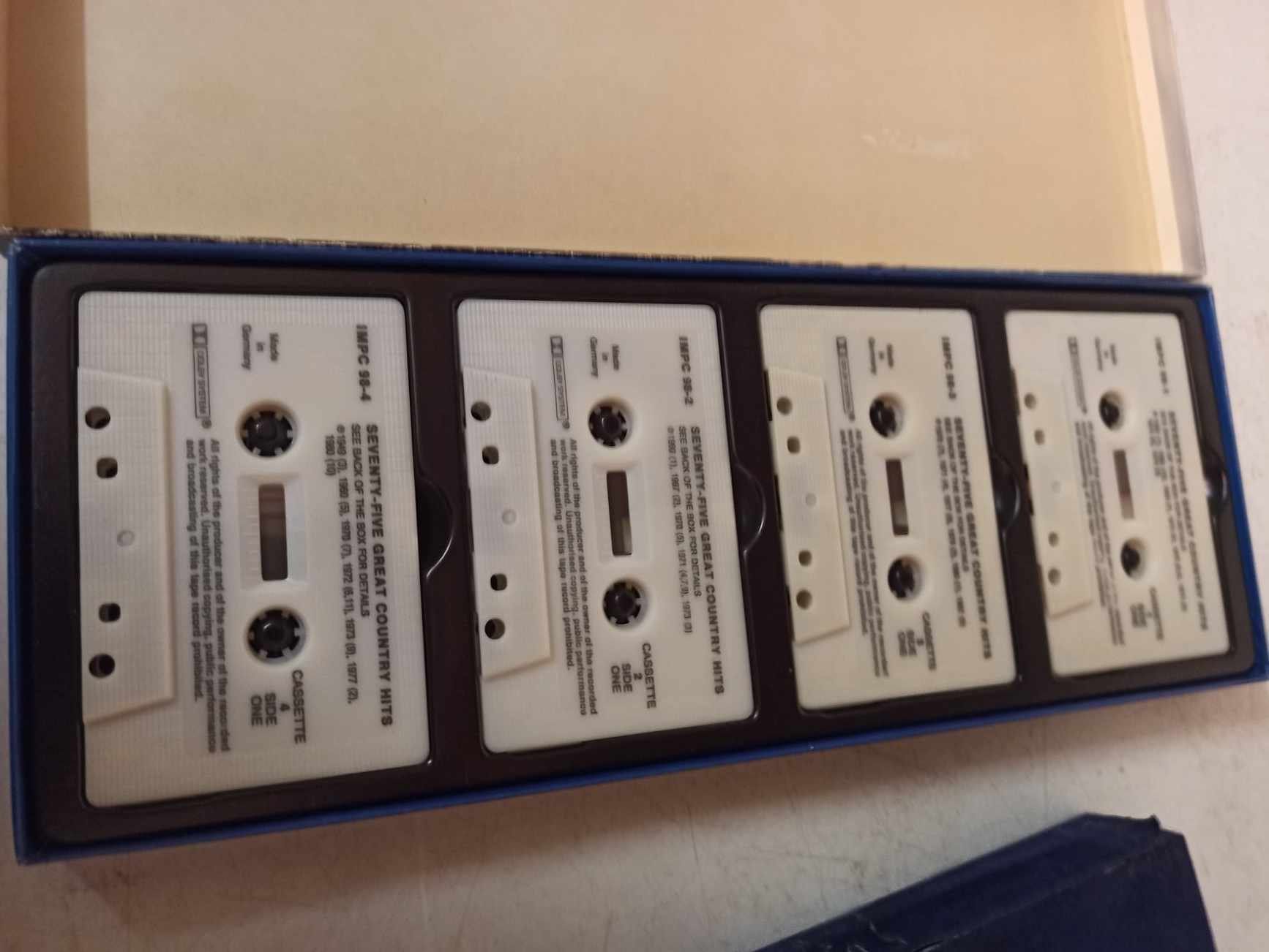 Musicassette: Ensemble de cassettes audio – Usato da La Chaux-de-Fonds venduto da Emmaus2300CDF 6