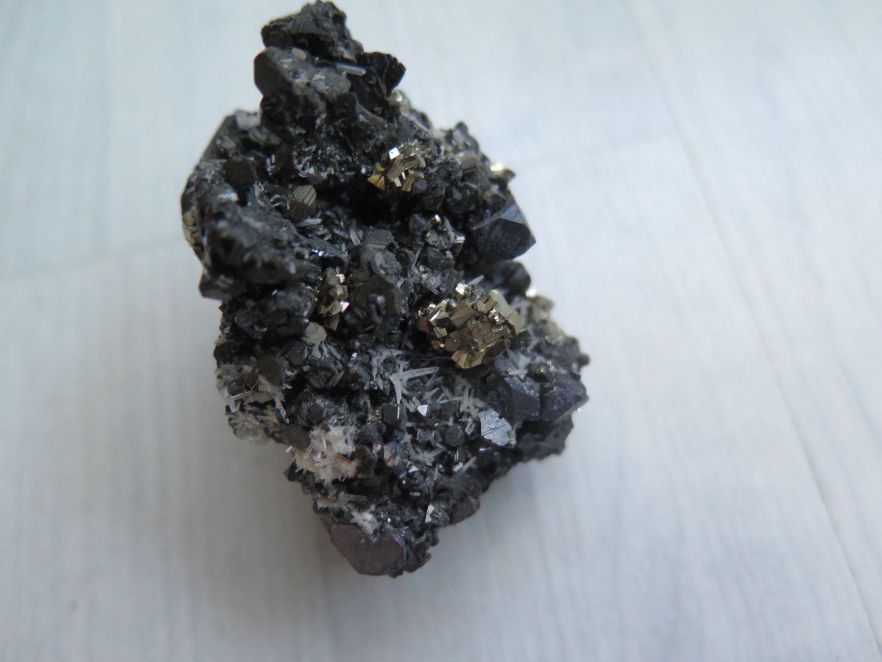 Minerali & Pietre curative: Galena mit Seligmannit und Chalkopyrit Stufe – Usato da Schaffhausen venduto da Yamakana51L8736OQ8 4
