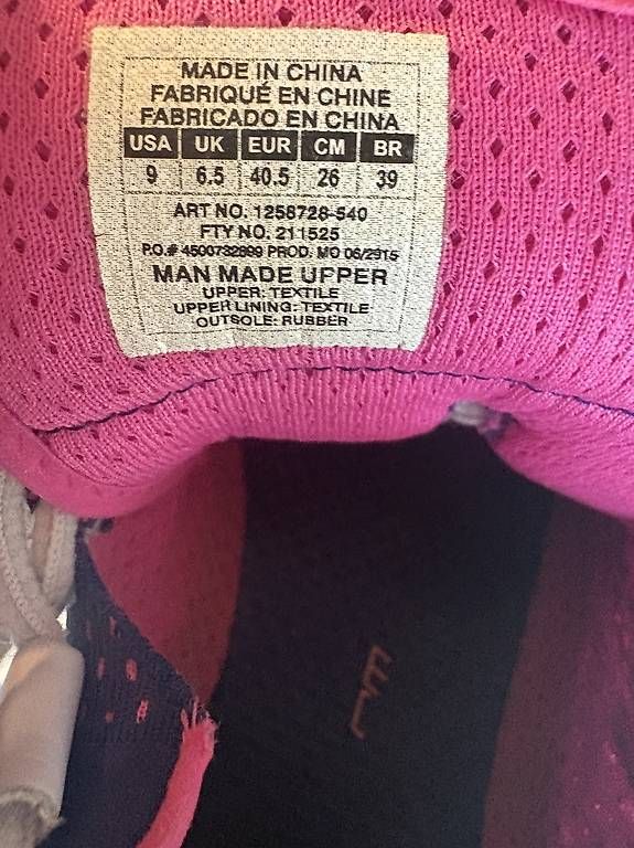 Scarpe da uomo: Under Armour Hallenturnschuhe Grösse 40.5 – Usato da Uttigen venduto da extreme08 4