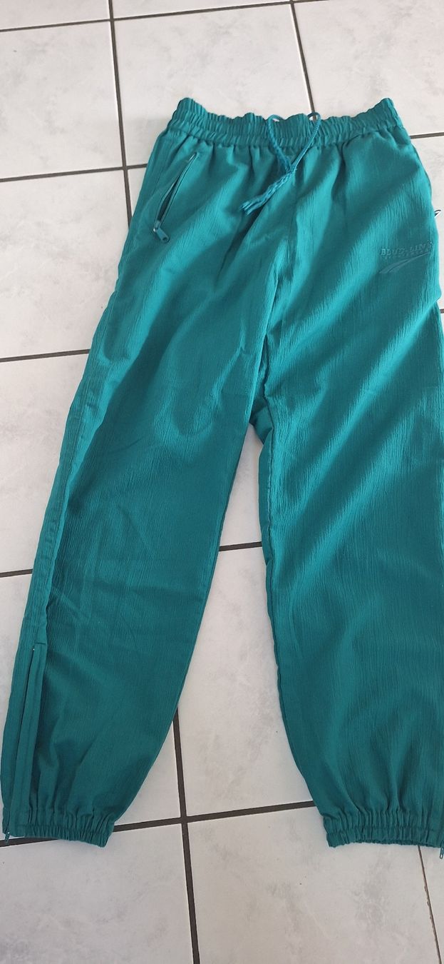 Hosen: Damen Trainerhose Gr. M – Gebraucht aus Schwyz von cla_8w6t