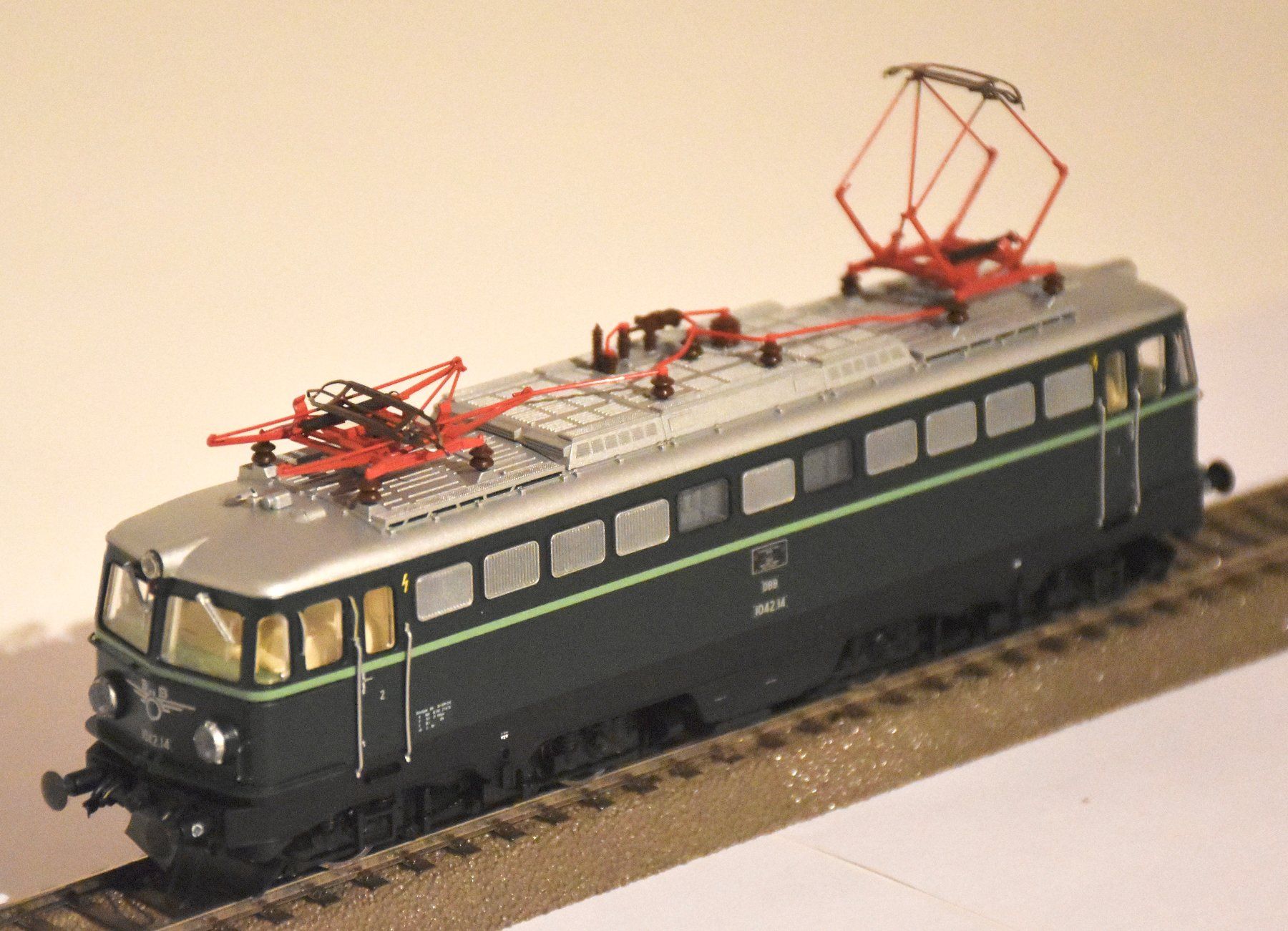Roco H0 - 62542 - Locomotive électrique - Série 1042 - ÖBB