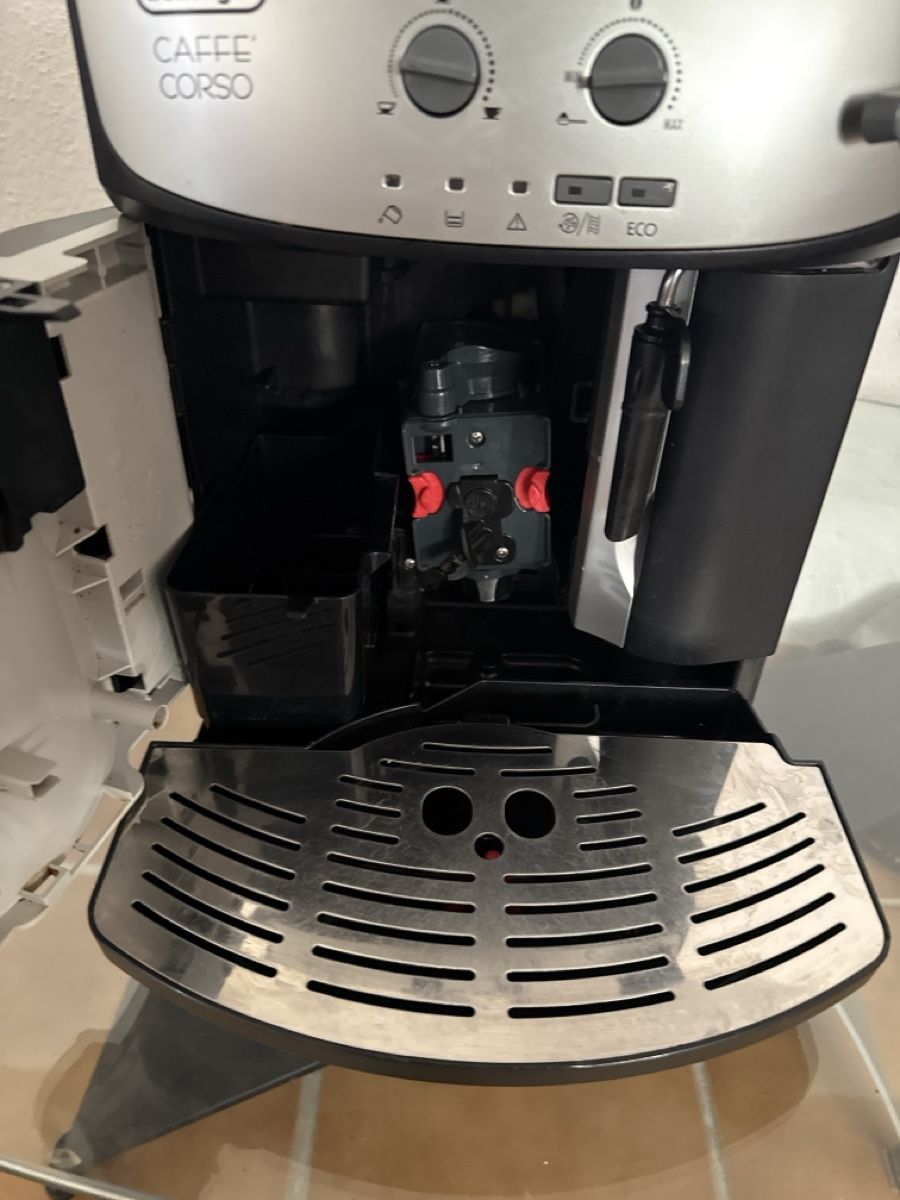 Macchine per caffè & Macchine per espresso: Machine à café Delonghi Caffe – Usato da Soyhières venduto da Jura22 1