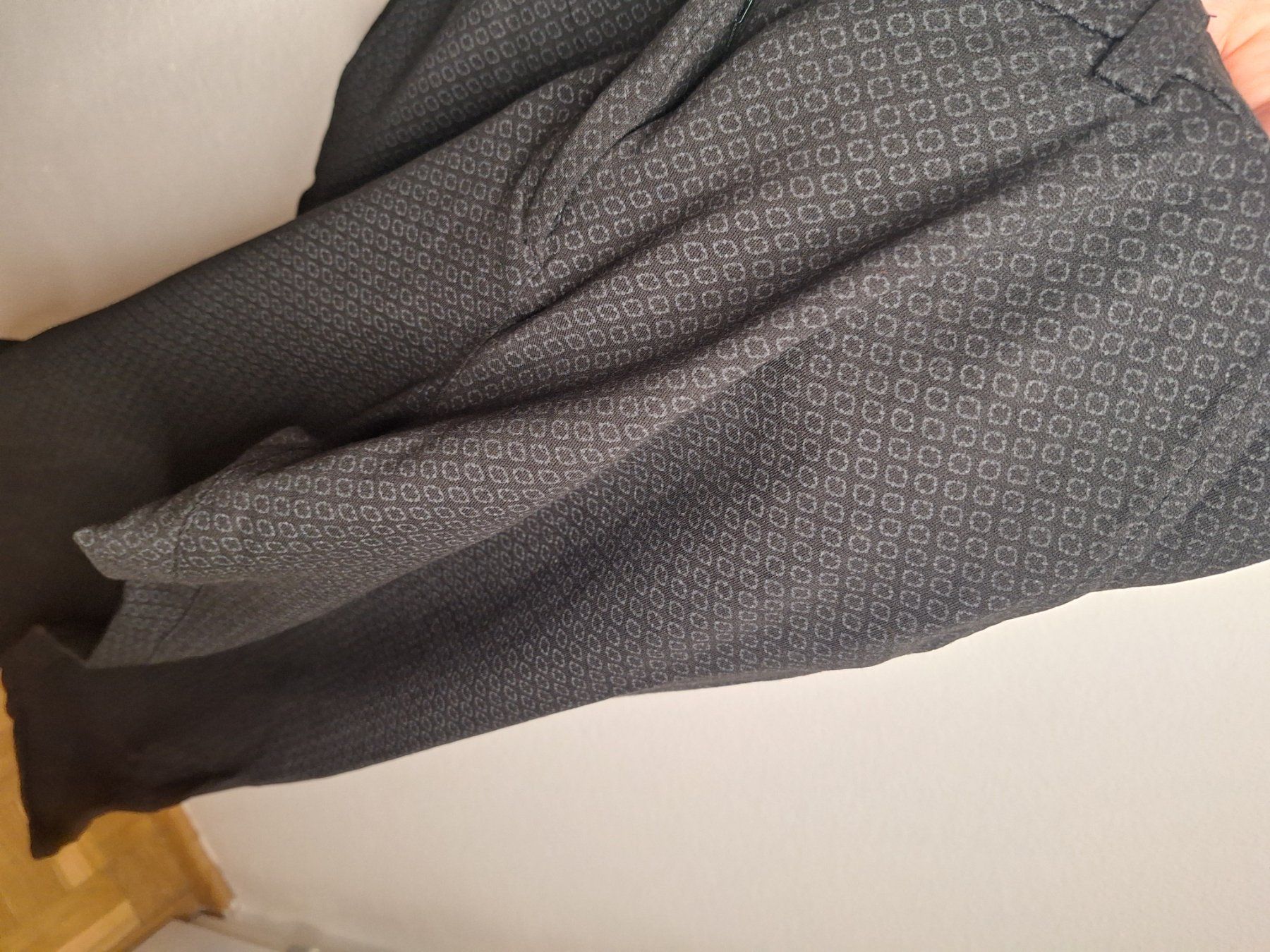 Hosen: Schwarze Stoffhose Gr. 176, Muster, bequem – Neu (gemäss Beschreibung) aus Adlikon b.Regensdf von che_xxb9 4