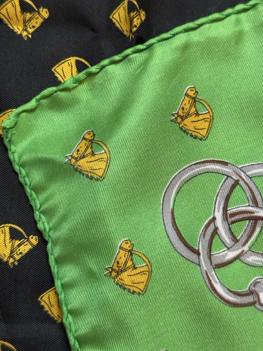 Polyester Foulard & Sciarpe: Foulard Vintage 75x77 cm Polyester  – Nuovo (secondo la descrizione) da Vuippens venduto da Anna_as 2