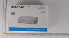 Netgear FS205 5-Port Fast Ethernet Switch; NEU, OVP