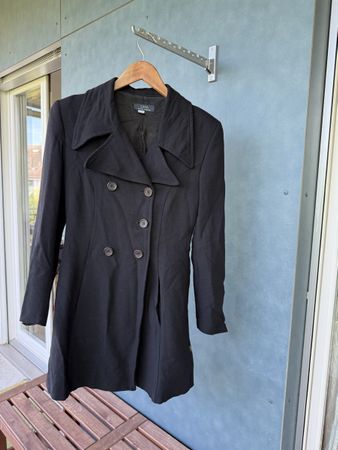 Schwarzer Zara Winter Mantel, Grösse 38, Top Zustand!