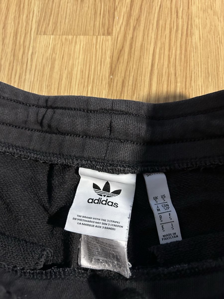 Adidas Pantaloni: Adidas Shorts – Usato da Reinach BL venduto da the_9lwh 1