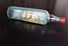 2× Schiff in der Flasche – handgefertigte Modelle, Vintage