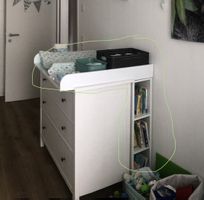 Wickelaufsatz und passendes Regal