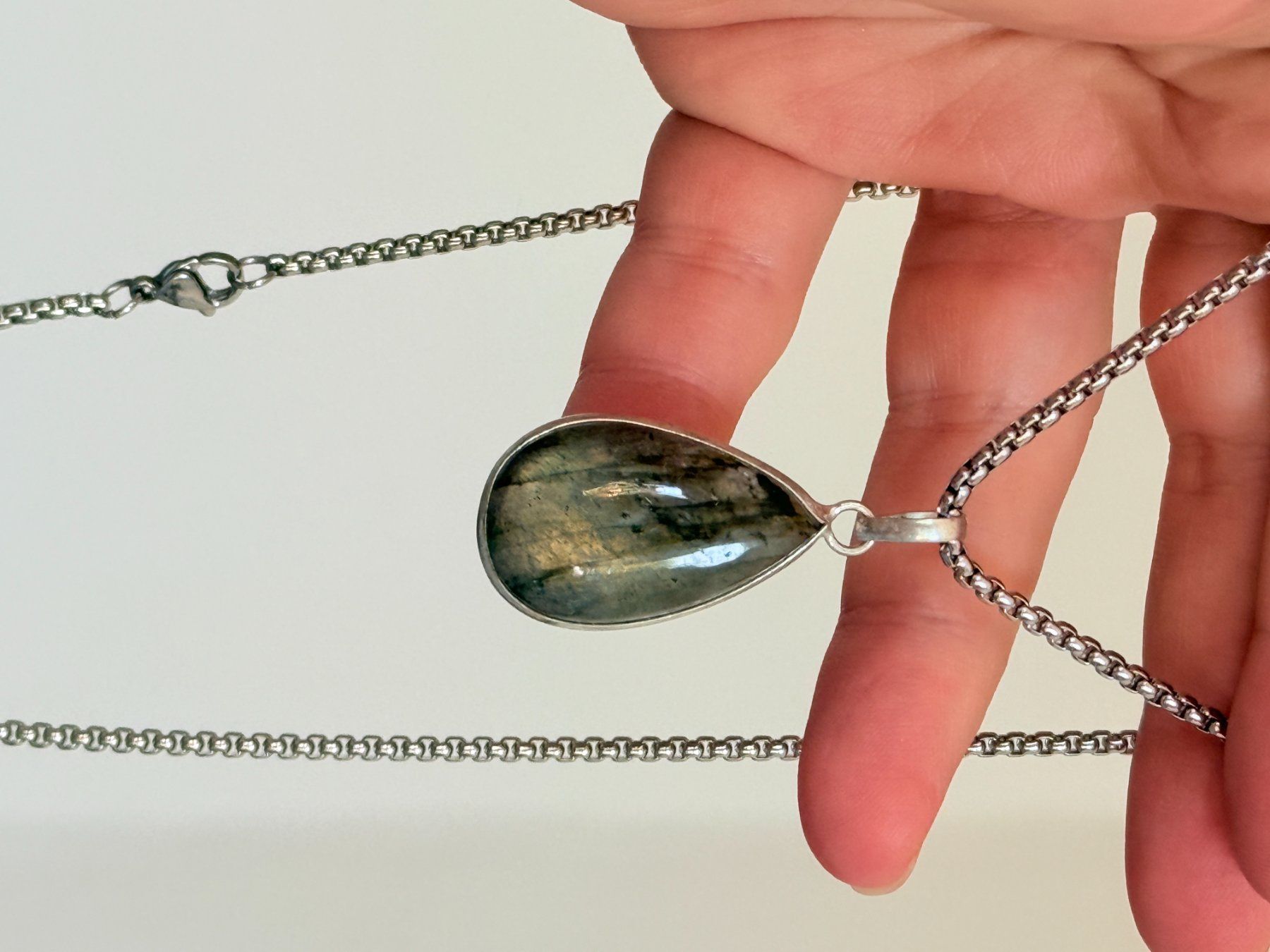 Colliers: Collier avec Labradorite – Neuf avec emballage d'origine à Genève par AWWA 9