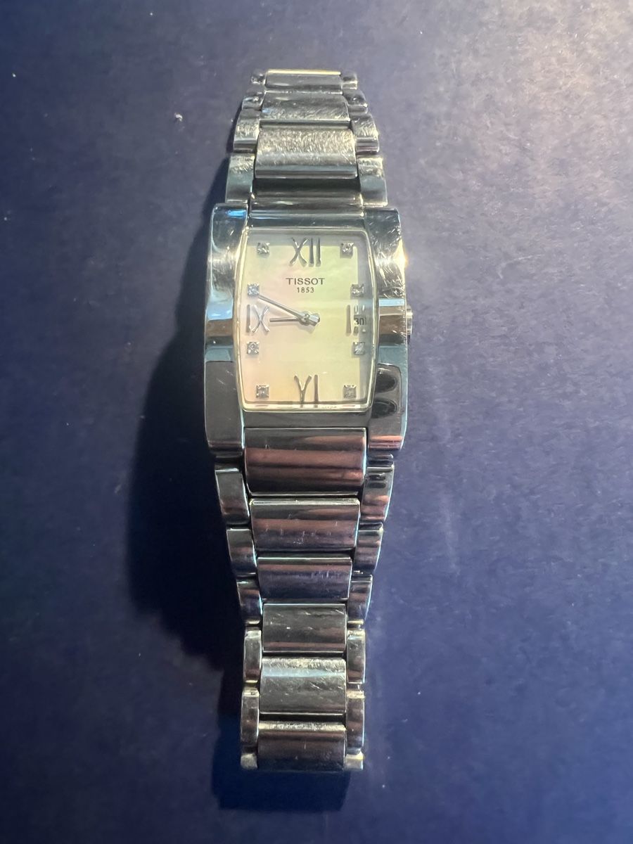 Tissot Uhren: Tissot Generosi-T – Gebraucht aus Laufen von groove60