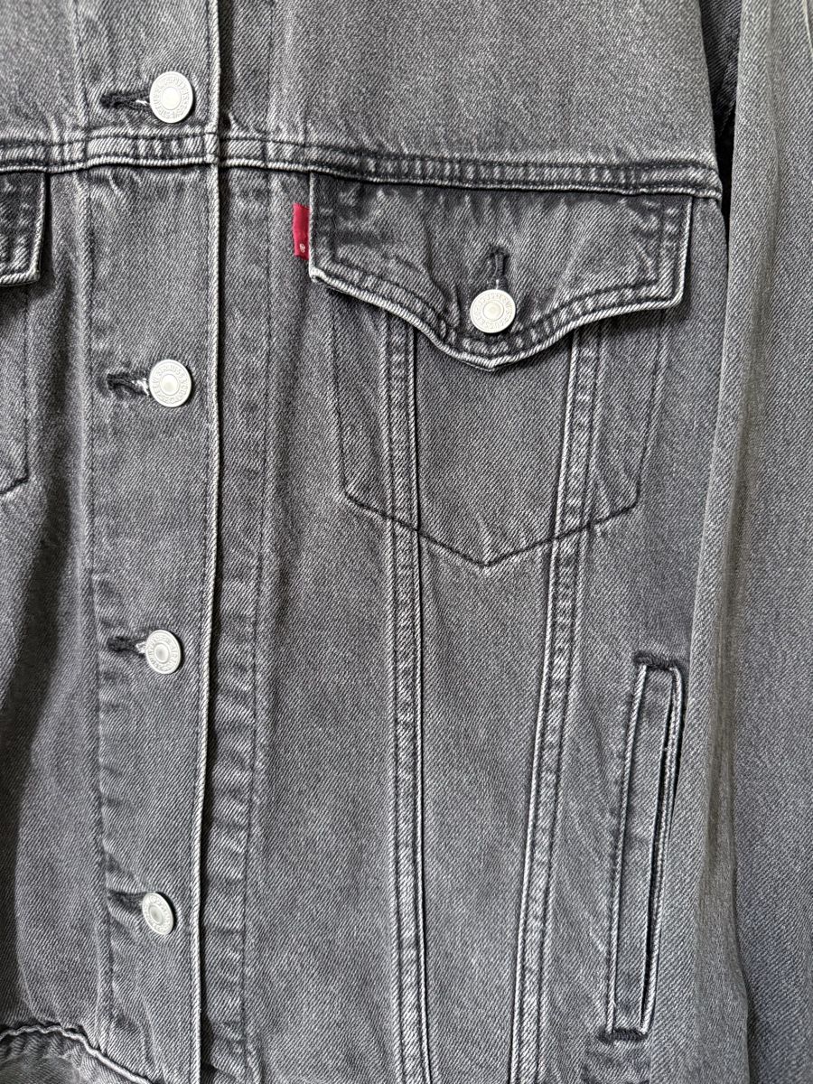 Levi's Jacken: Levi's Jeansjacke grau Grösse M  – Gebraucht aus Basel von A-Z-B 1
