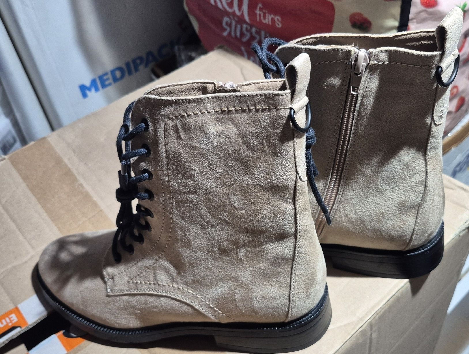 Chaussures femmes: Stiefel – Neuf (Voir description) à Wislikofen par ana_j6bc 1