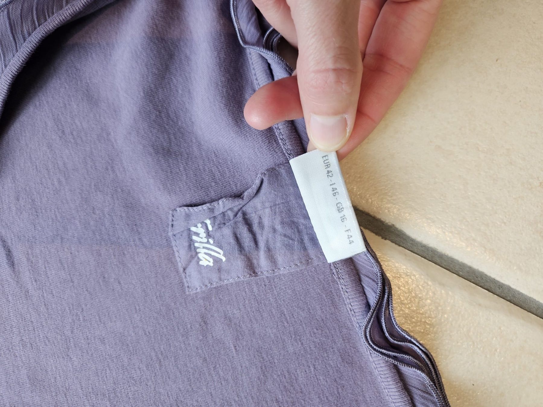 Pulls & Sweat-shirts: Langarmshirt 42 – D'occasion à aarau par A.Naef 1