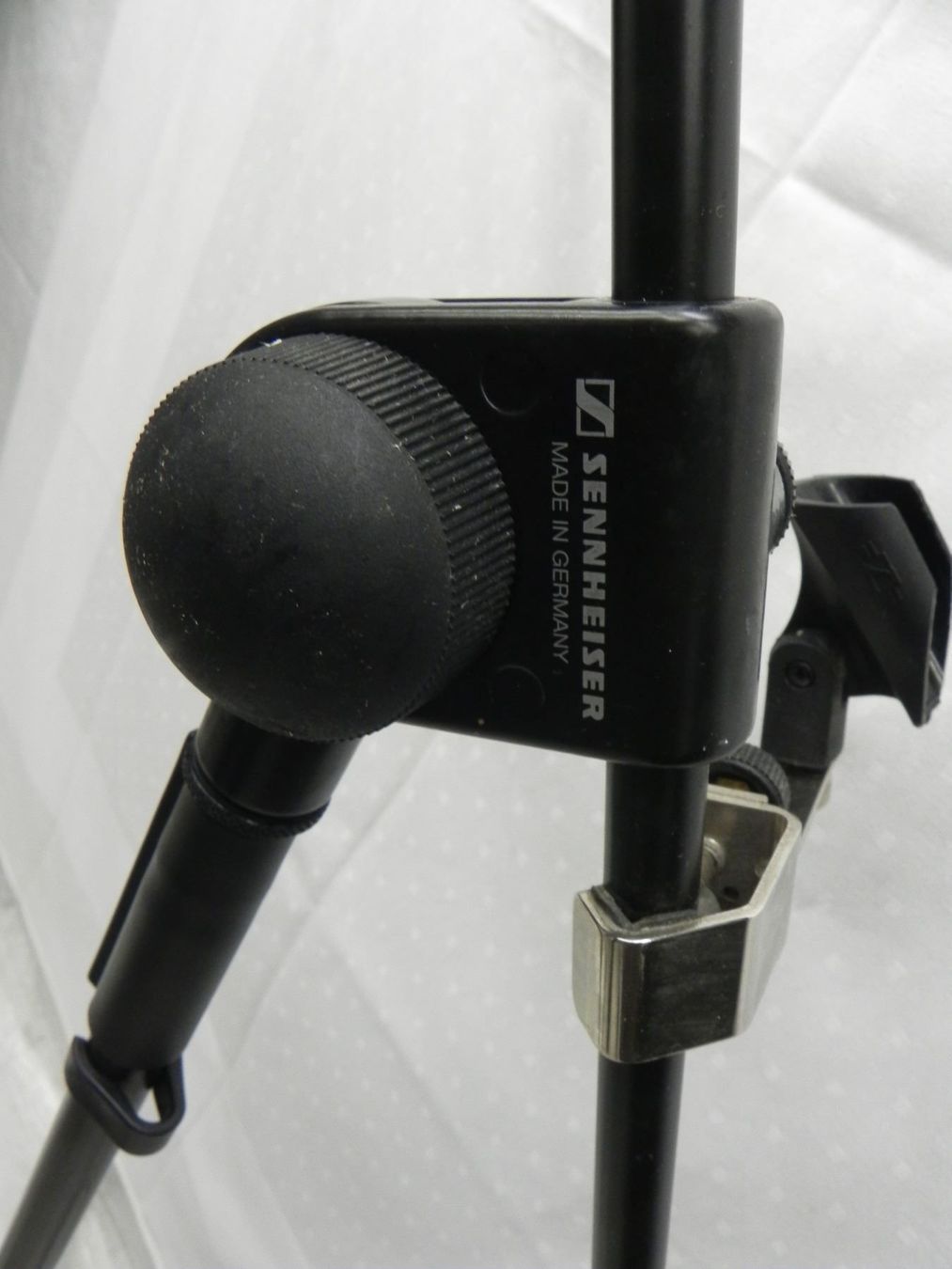 Sennheiser Supporti per strumenti musicali & leggii: Sennheiser Doppelmikrofon Ständer Total Liquidation – Usato da Basel venduto da Life-Style-Art 2