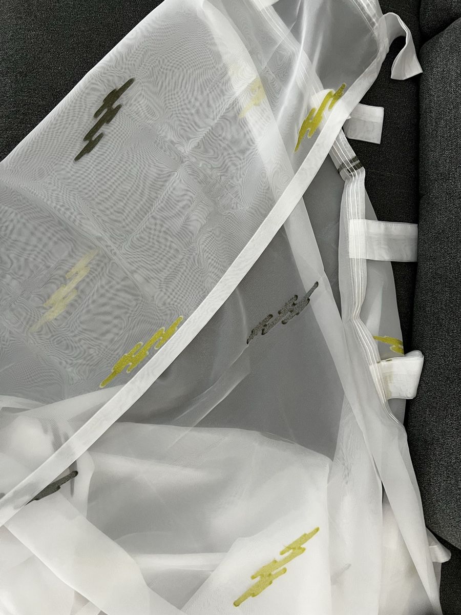 Rideaux: Vorhang transparent mit Muster weiss gelb neu – Neuf avec emballage d'origine à Siebnen par toshi123 1